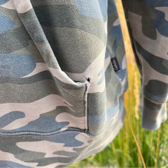 Cabela’s Camo Embroidered Graphic Logo Casual Hoodie - Picture 12 of 12
